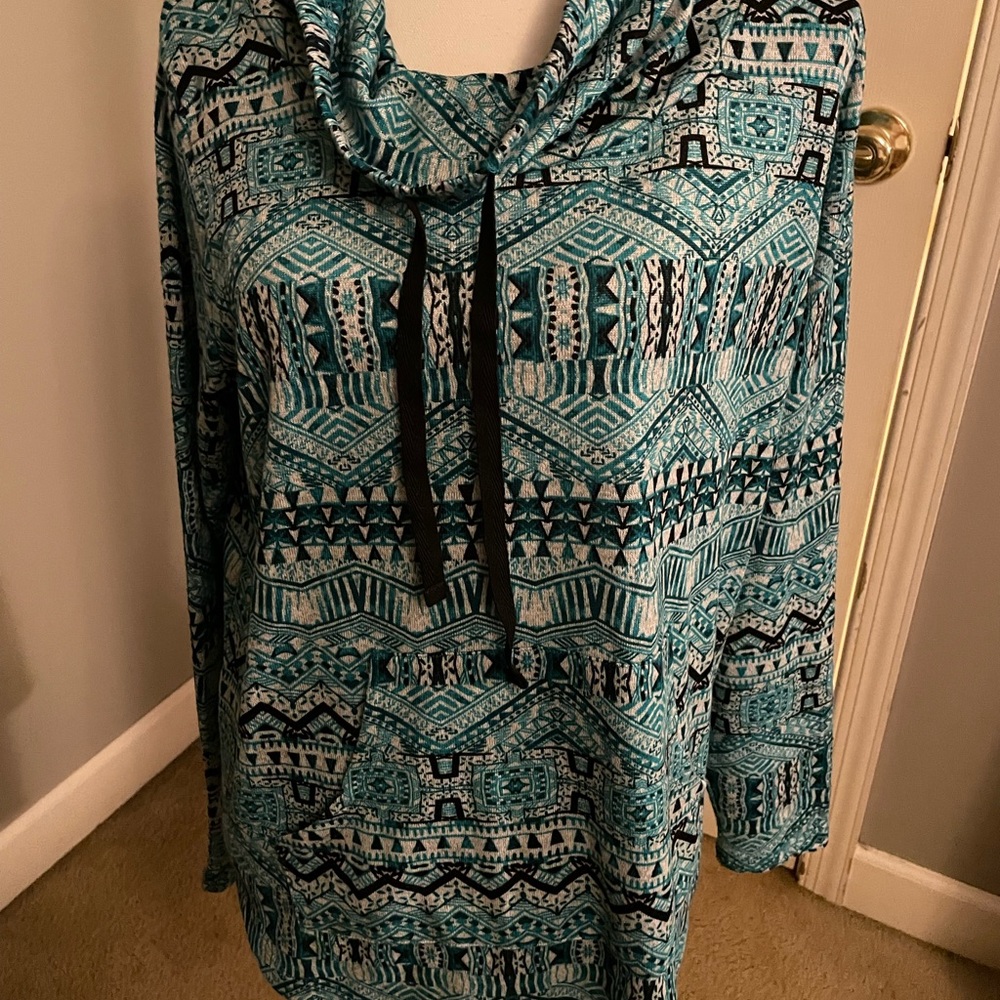 Bobbie brooks cow neck printed top size XL